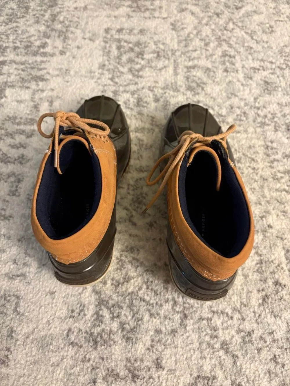 Size 8 Women’s Tommy Hilfiger Duck Boots